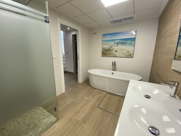 Image No.36-5 Bed Villa for sale