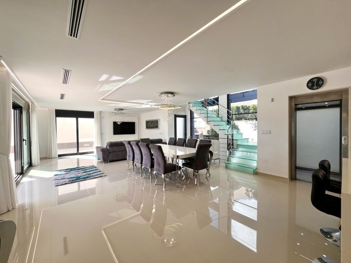 Image No.4-5 Bed Villa for sale