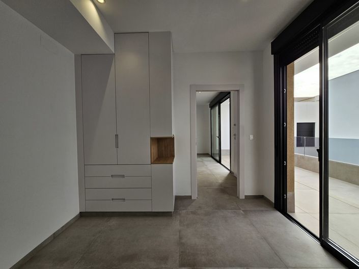 Image No.10-3 Bed Apartment for sale