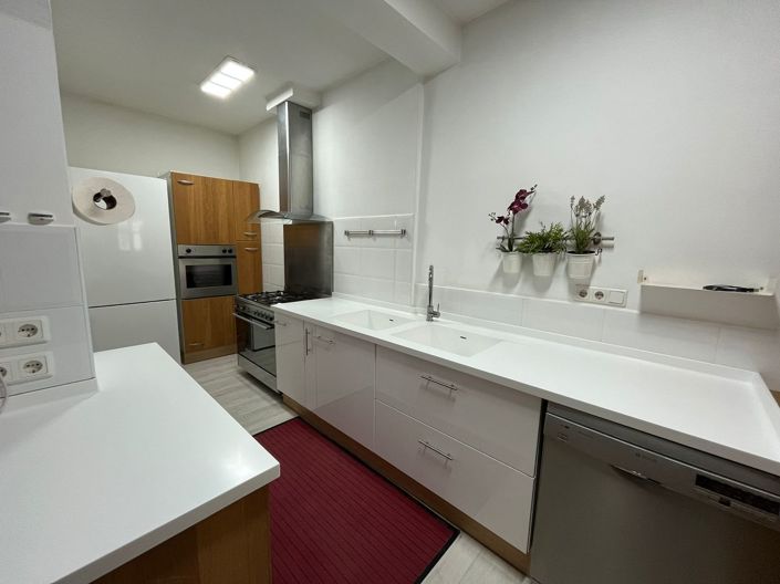 Image No.27-6 Bed Villa for sale