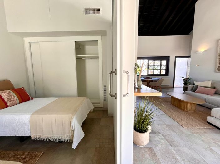 Image No.12-2 Bed Property for sale