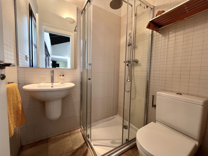 Image No.13-2 Bed Property for sale