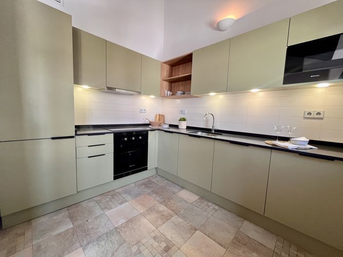 Image No.14-2 Bed Property for sale