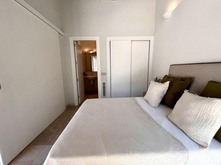 Image No.6-2 Bed Property for sale