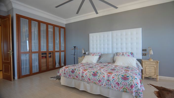 Image No.28-5 Bed Apartment for sale