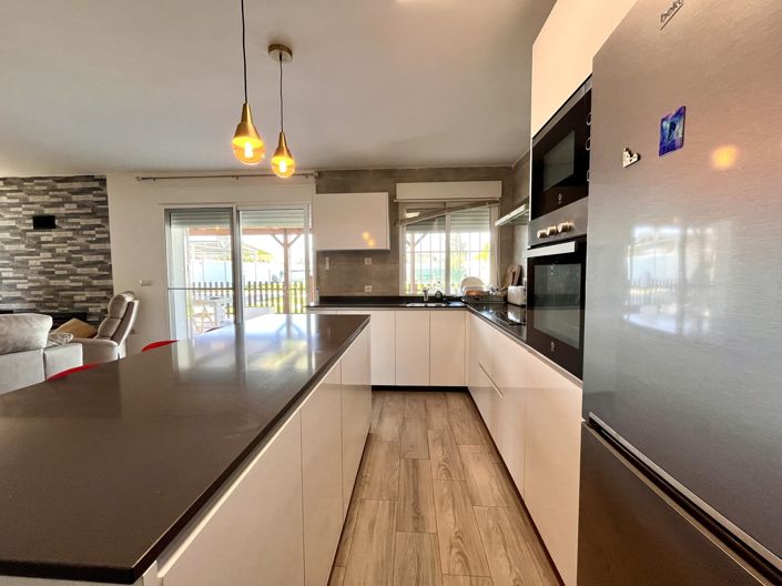 Image No.5-3 Bed Villa for sale