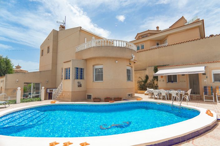 Image No.1-5 Bed Villa for sale