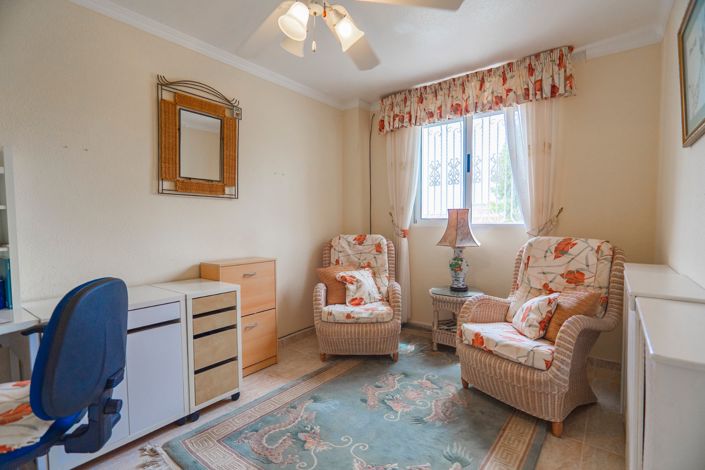 Image No.9-5 Bed Villa for sale