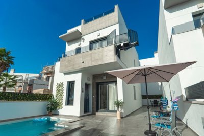 Villa de 3 chambres à vendre à Torrevieja