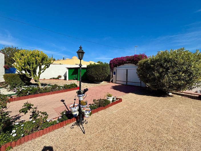 Image No.2-4 Bed Villa for sale