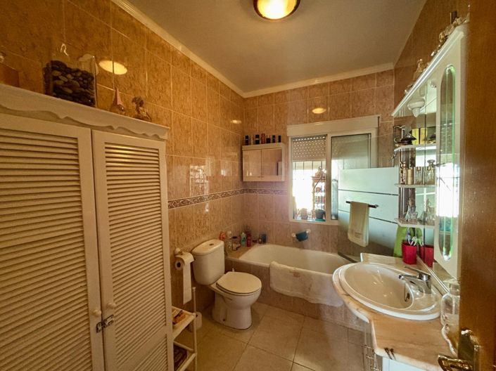 Image No.28-4 Bed Villa for sale