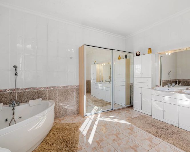 Image No.11-Villa de 10 chambres à vendre à Los Montesinos