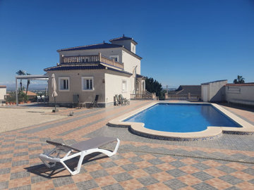 Villa de 4 chambres à vendre à Algorfa