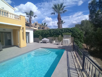 Villa de 4 chambres à vendre à Algorfa