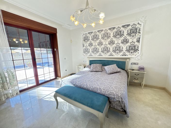 Image No.13-4 Bed Villa for sale