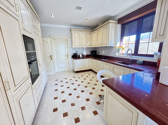 Image No.20-4 Bed Villa for sale