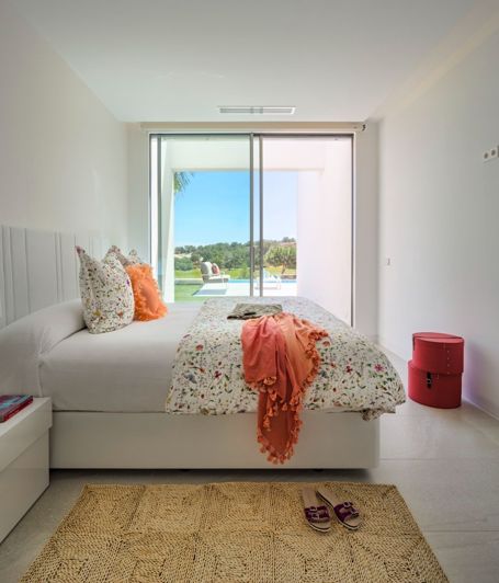 Image No.6-4 Bed Villa for sale