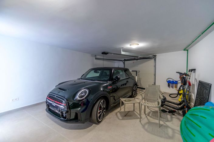 Image No.42-5 Bed Villa for sale