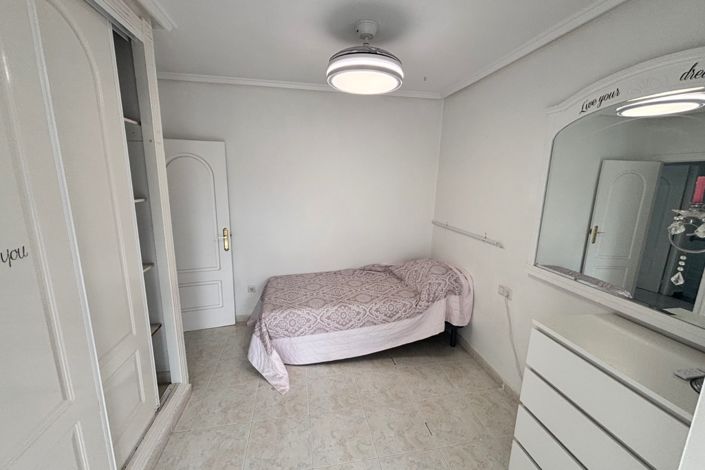 Image No.25-2 Bed Property for sale