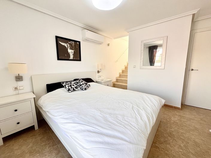 Image No.13-2 Bed Property for sale