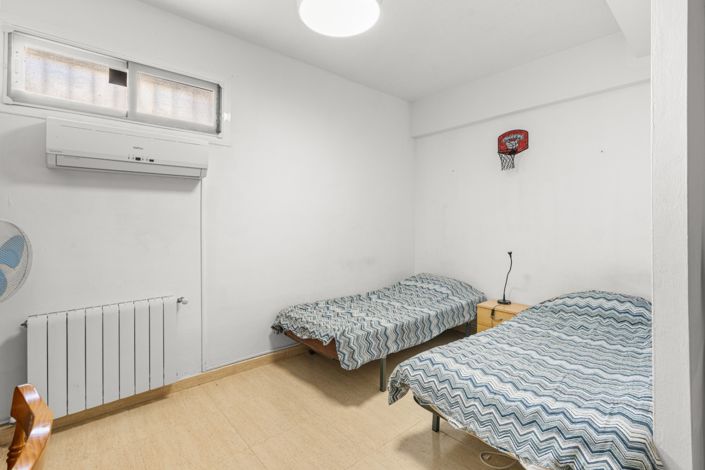 Image No.14-2 Bed Property for sale