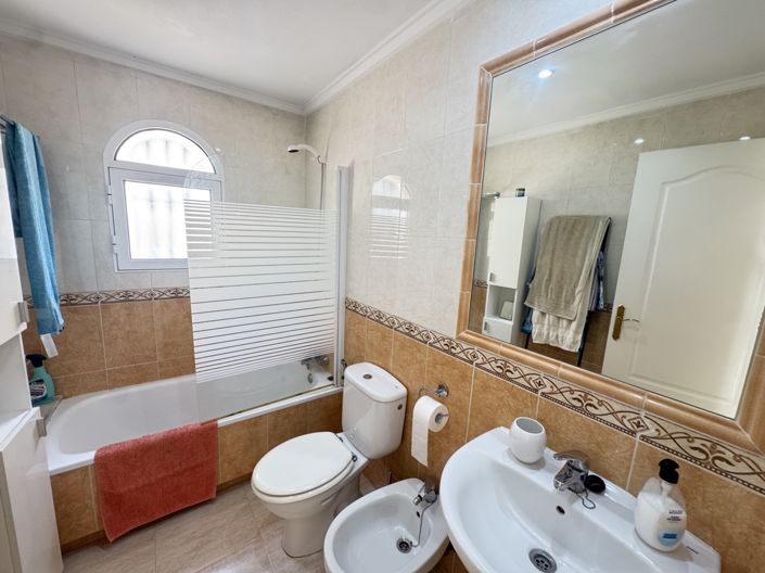 Image No.7-3 Bed Property for sale