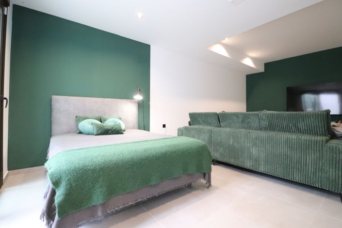 Image No.16-3 Bed Property for sale