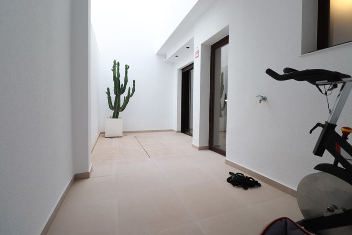 Image No.23-3 Bed Property for sale