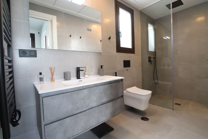 Image No.34-3 Bed Property for sale