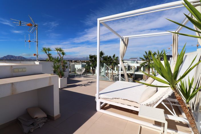 Image No.40-3 Bed Property for sale