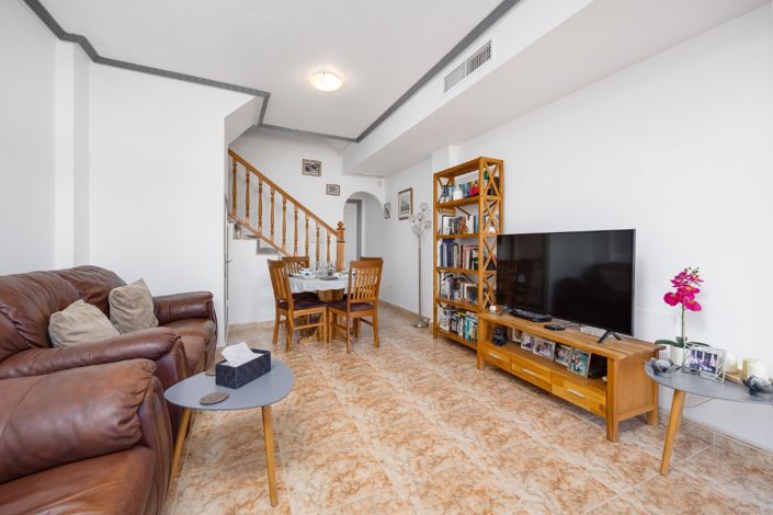 Image No.11-2 Bed Property for sale