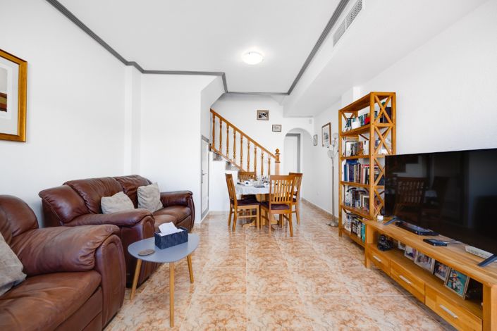 Image No.12-2 Bed Property for sale