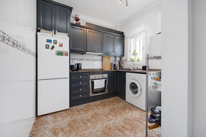 Image No.18-2 Bed Property for sale