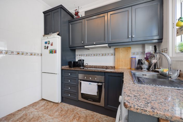 Image No.20-2 Bed Property for sale