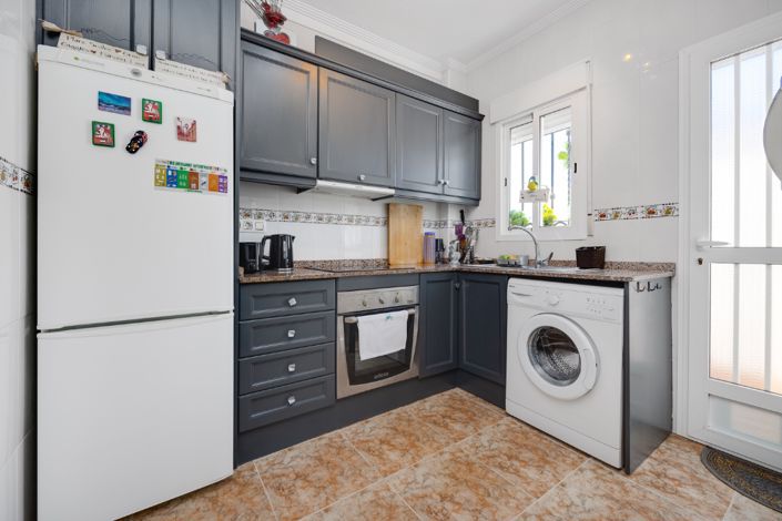 Image No.3-2 Bed Property for sale