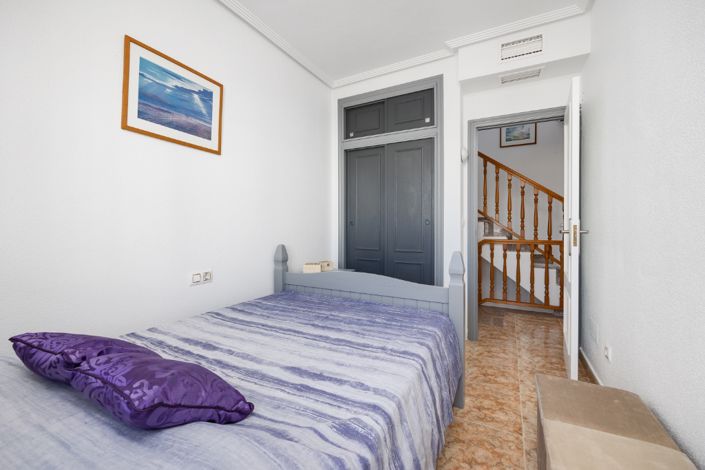 Image No.30-2 Bed Property for sale