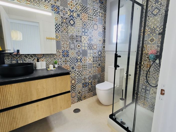 Image No.26-3 Bed Property for sale