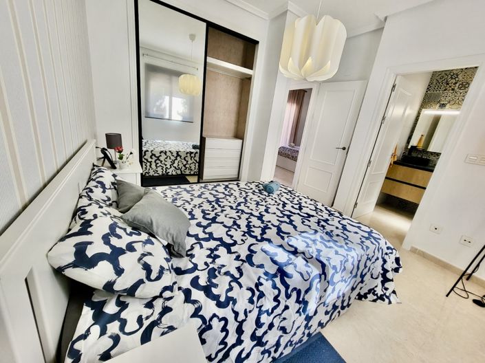 Image No.27-3 Bed Property for sale