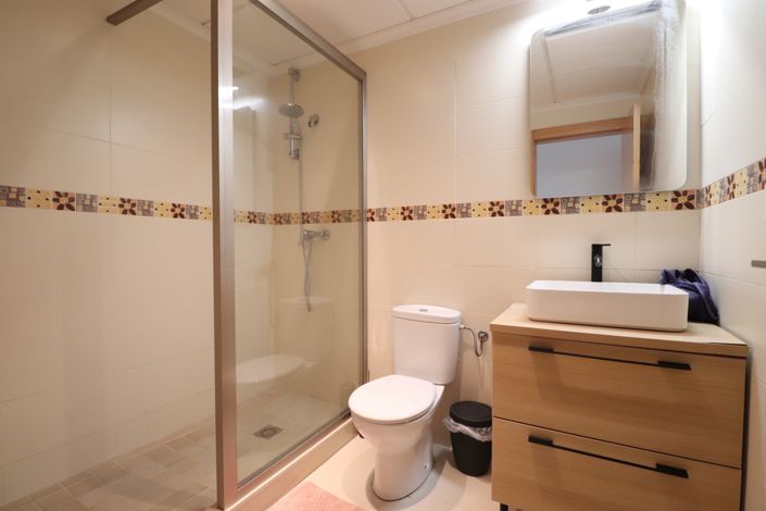 Image No.13-3 Bed Property for sale