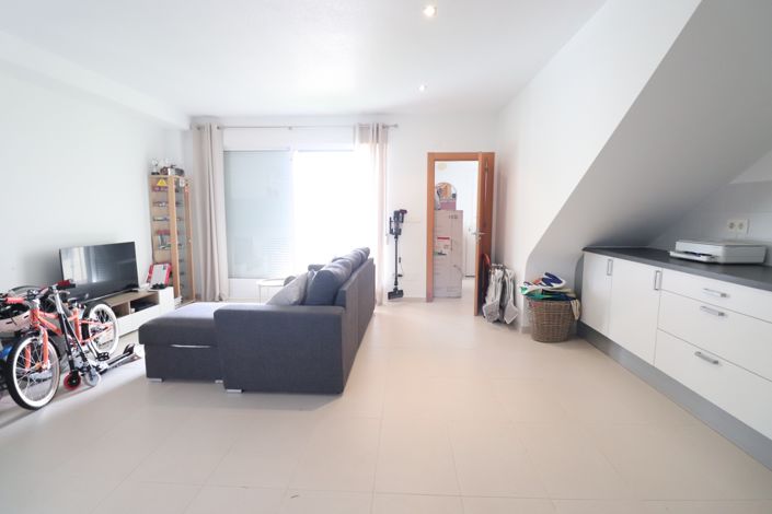 Image No.23-3 Bed Property for sale