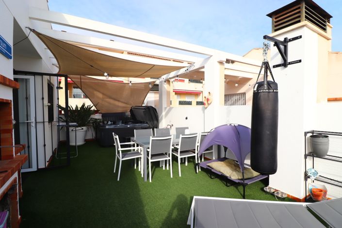 Image No.24-3 Bed Property for sale