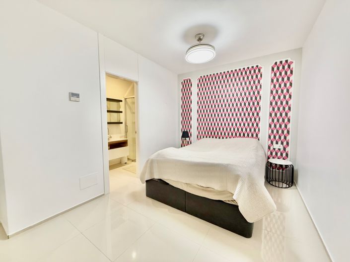 Image No.20-3 Bed Property for sale