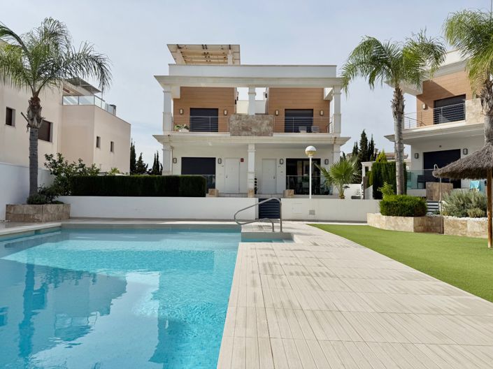 Image No.6-3 Bed Property for sale