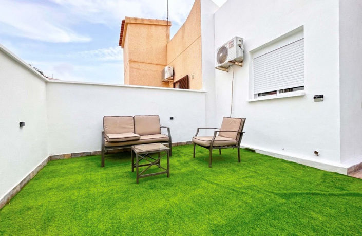 Image No.21-2 Bed Property for sale