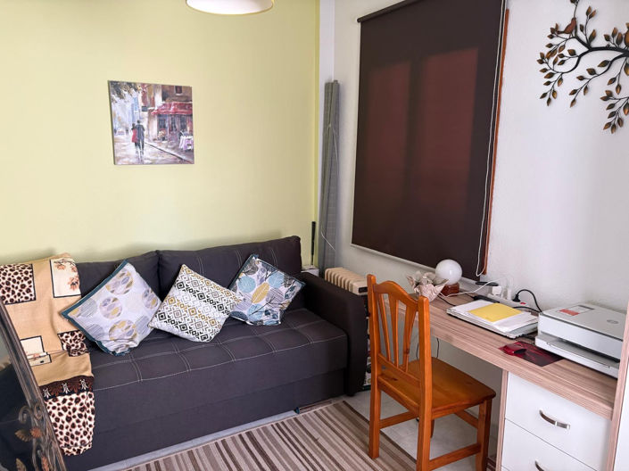 Image No.12-2 Bed Property for sale