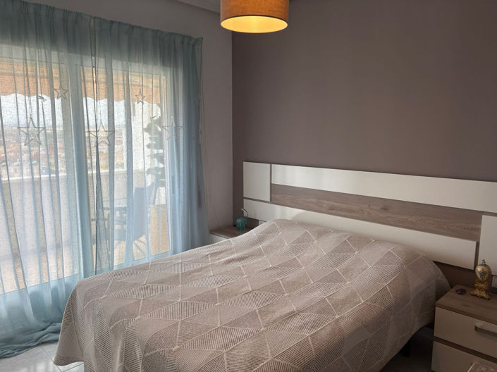 Image No.15-2 Bed Property for sale