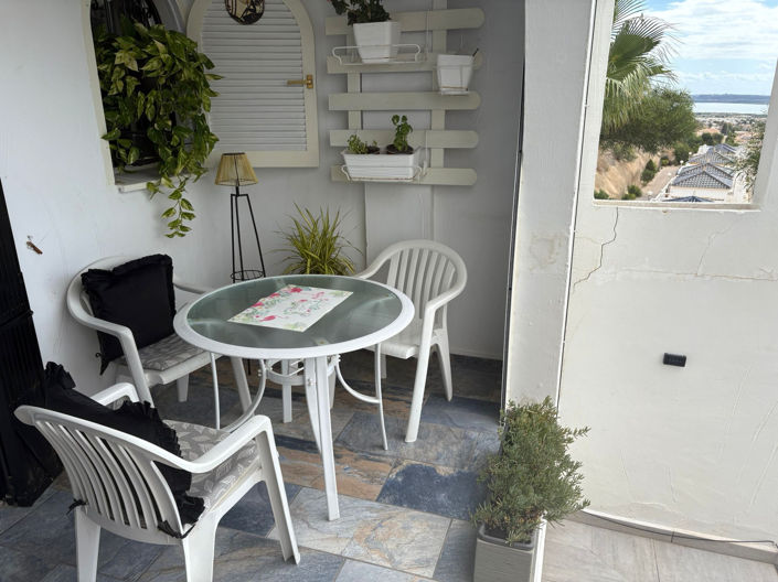 Image No.8-2 Bed Property for sale