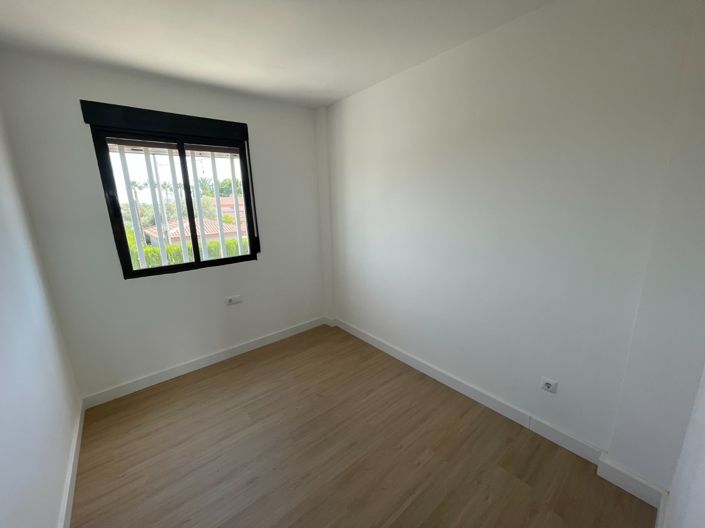 Image No.7-2 Bed Property for sale