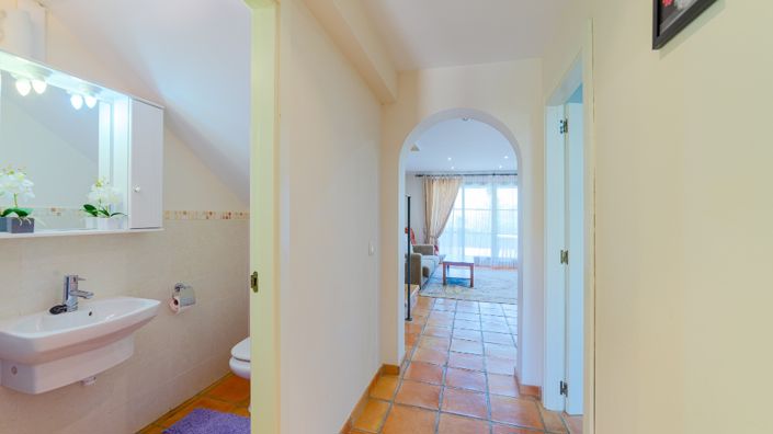 Image No.17-3 Bed Property for sale