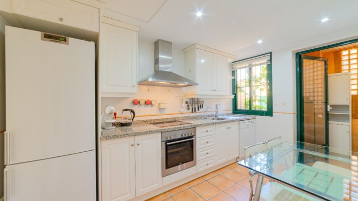 Image No.20-3 Bed Property for sale